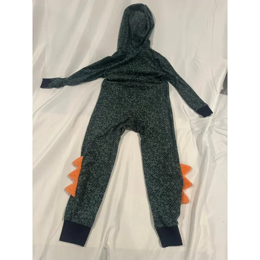 Cat and Jack size 6/7 dinosaur pajamas, zipper front